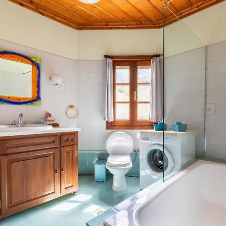 Peparethos * 斯塔菲罗斯